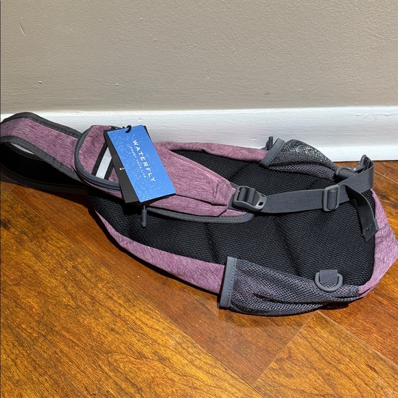 Waterfly Sling Bag - Picture 2 of 2